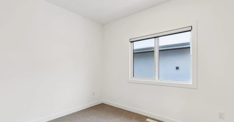 10611 142 Street Northwest, Edmonton, AB, T5N 1B2 - 11