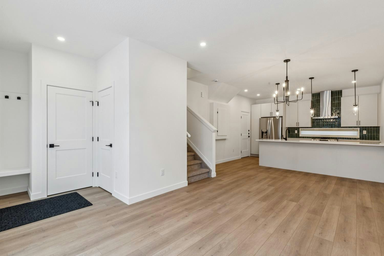 10611 142 Street Northwest, Edmonton, AB, T5N 1B2 - 10