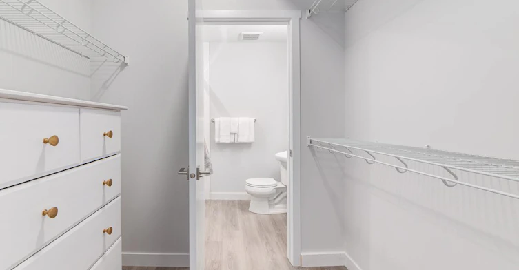 3470 18 Street Southwest, Calgary, AB, T2T 4T8 - 18