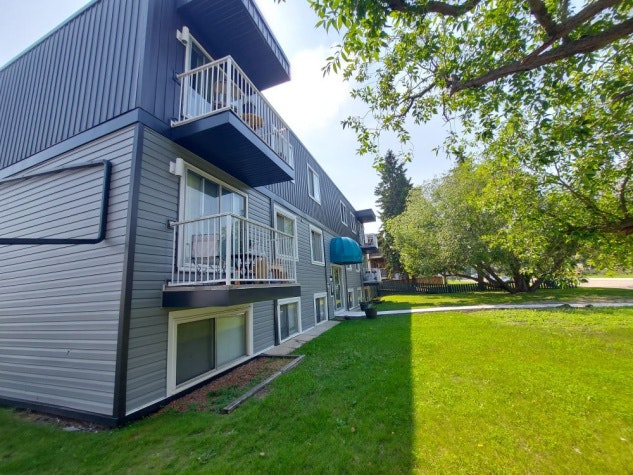 6821 59 Avenue, Red Deer, AB, T4N 1B3 - 4