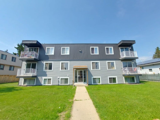 6821 59 Avenue, Red Deer, AB, T4N 1B3 - 5