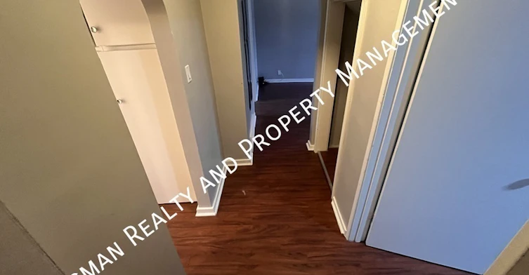 1-4701 4th Avenue, Regina, SK, S4T 0J5 - 4