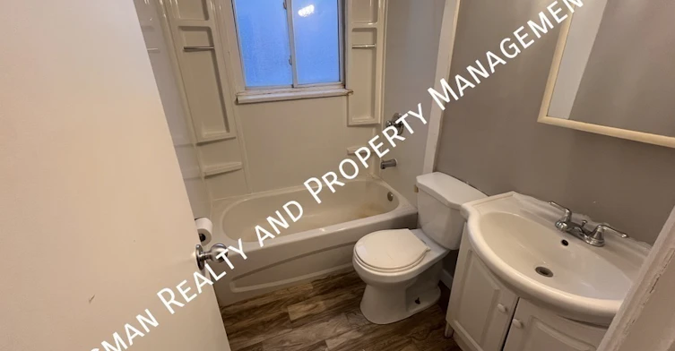 1-4701 4th Avenue, Regina, SK, S4T 0J5 - 5