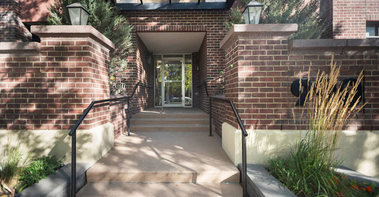 432-990 Centre Avenue Northeast, Calgary, AB, T2E 2M9 - 2