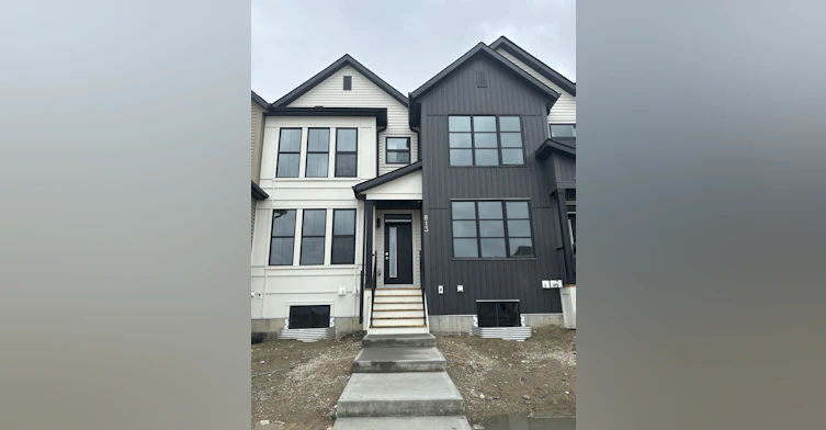 813-813 Point Gate South, Airdrie, AB, T4B 0X2 - 2