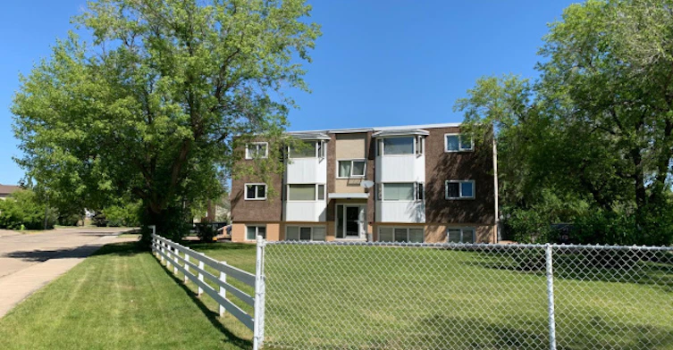 5806 52 Avenue, Red Deer, AB, T4N 4K4