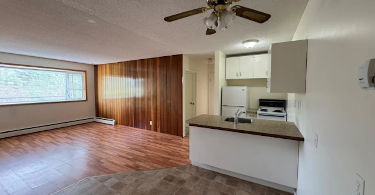 5806 52 Avenue, Red Deer, AB, T4N 4K4 - 2
