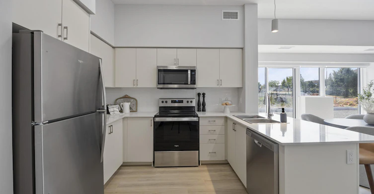 70 Dean Avenue, Barrie, ON, L4N 0C2 - 3