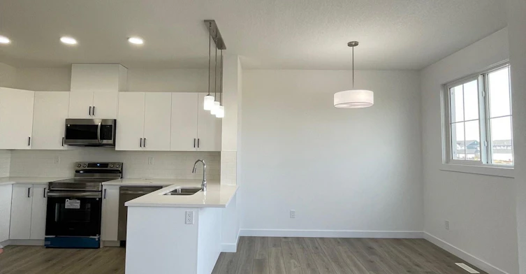 7110 Keswick Drive Southwest, Edmonton, AB, T6W 5G4 - 9