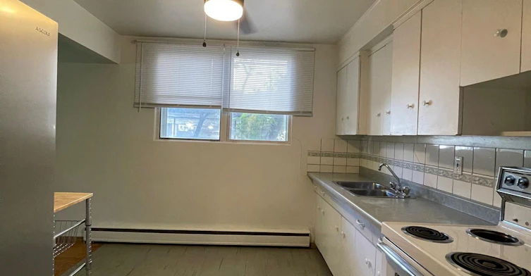 4-10159 115 Street Northwest, Edmonton, AB, T5K 1T3 - 7