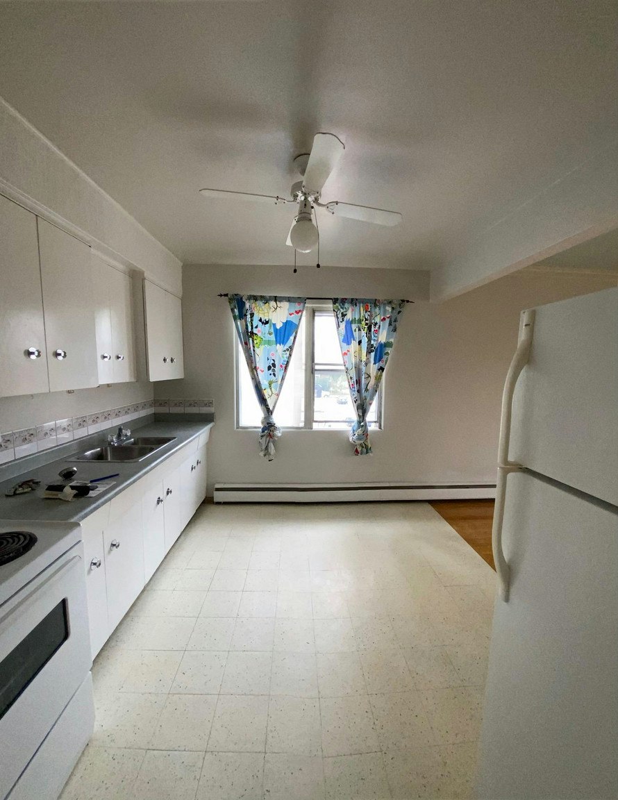 10159 115 Street Northwest, Edmonton, AB, T5K 1T3 - 7