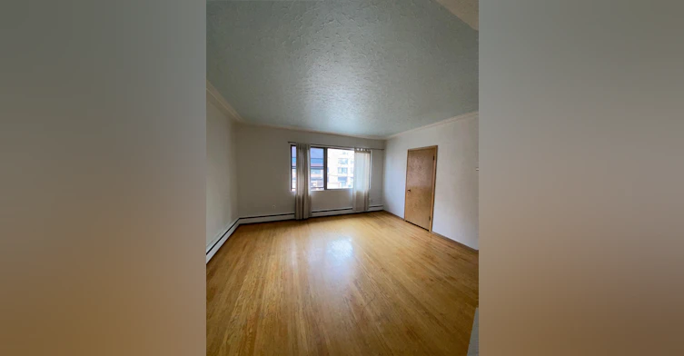 10159 115 Street Northwest, Edmonton, AB, T5K 1T3 - 6