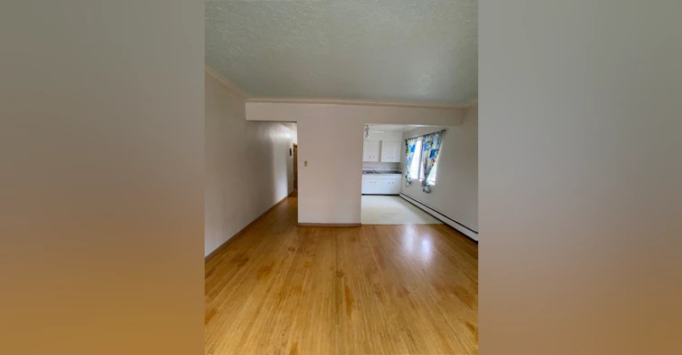 10159 115 Street Northwest, Edmonton, AB, T5K 1T3 - 4