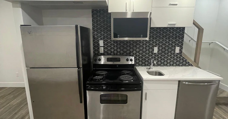 BSMT-11308 72 Avenue Northwest, Edmonton, AB, T6G 0B6 - 10