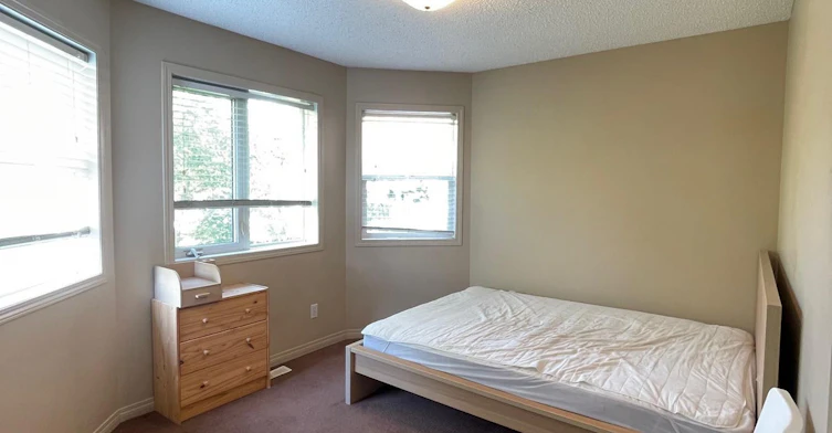 4-11438 76 Avenue Northwest, Edmonton, AB, T6G 0K4 - 3
