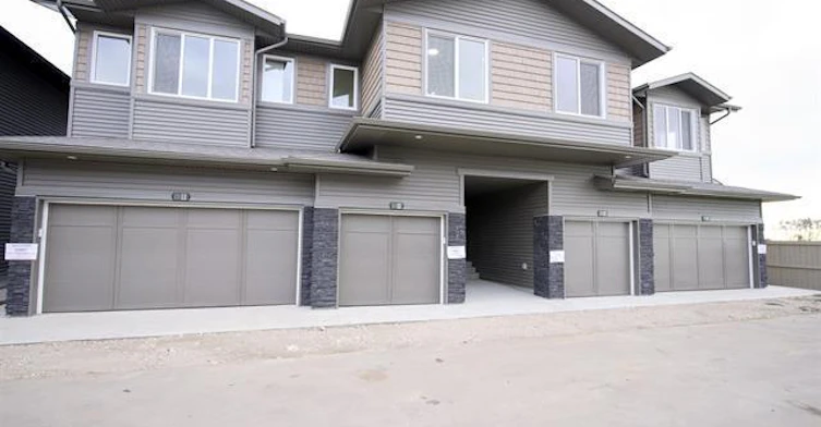 2710 66 Street Southwest, Edmonton, AB, T6X 1A3 - 11