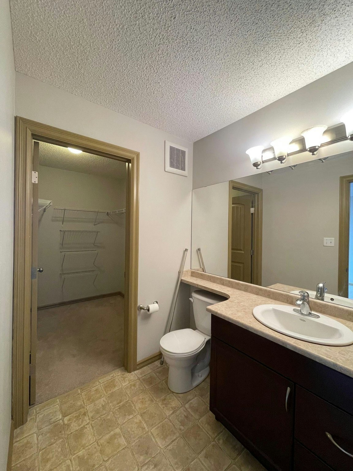 9467 213 Street Northwest, Edmonton, AB, T5T 4C7 - 26