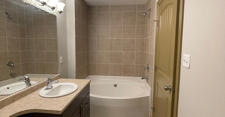 9467 213 Street Northwest, Edmonton, AB, T5T 4C7 - 25