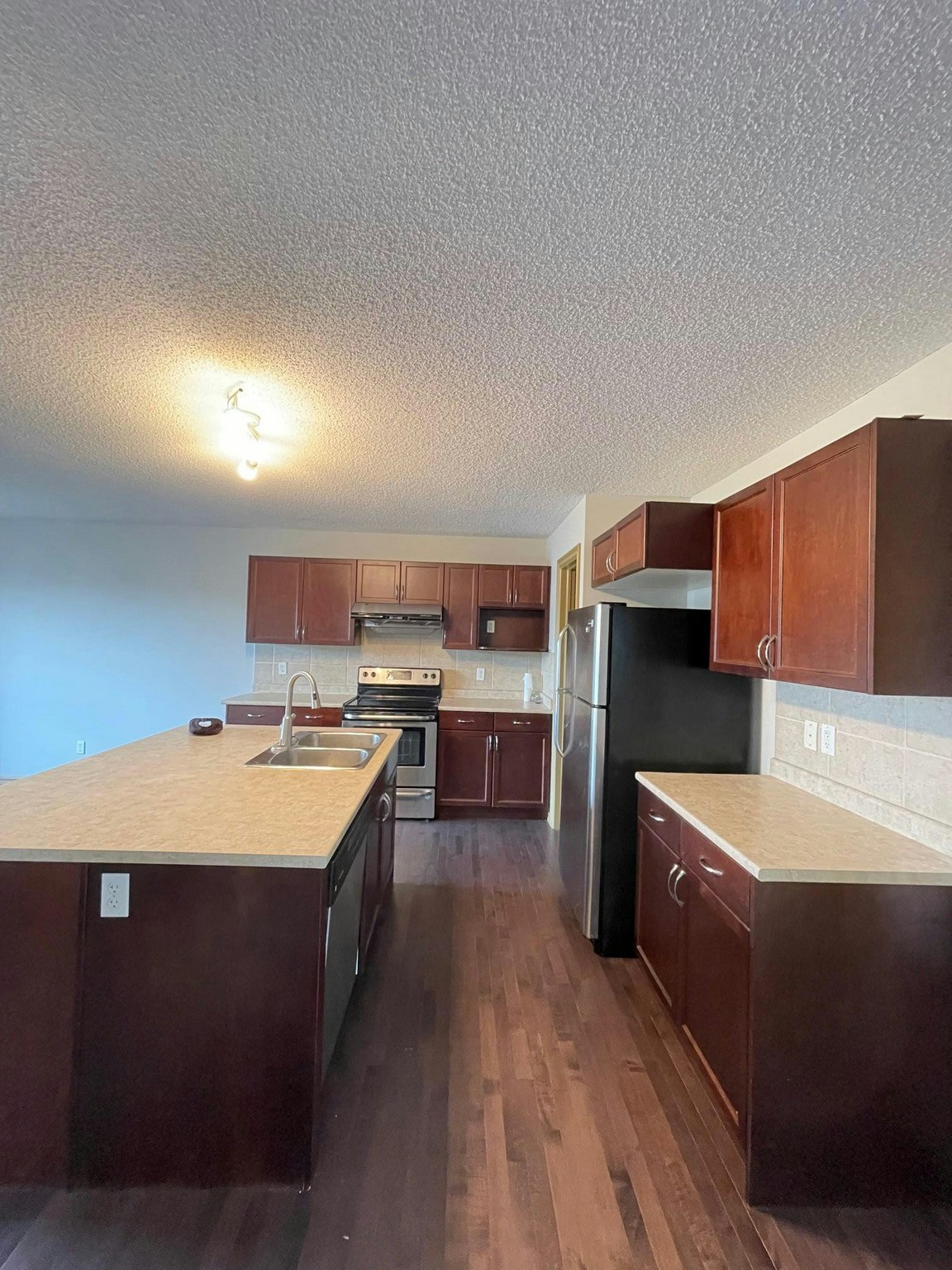 9467 213 Street Northwest, Edmonton, AB, T5T 4C7 - 10
