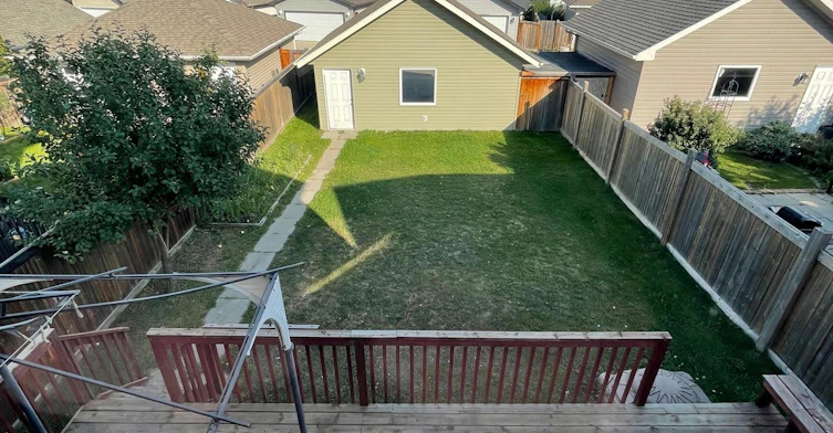 9467 213 Street Northwest, Edmonton, AB, T5T 4C7 - 2