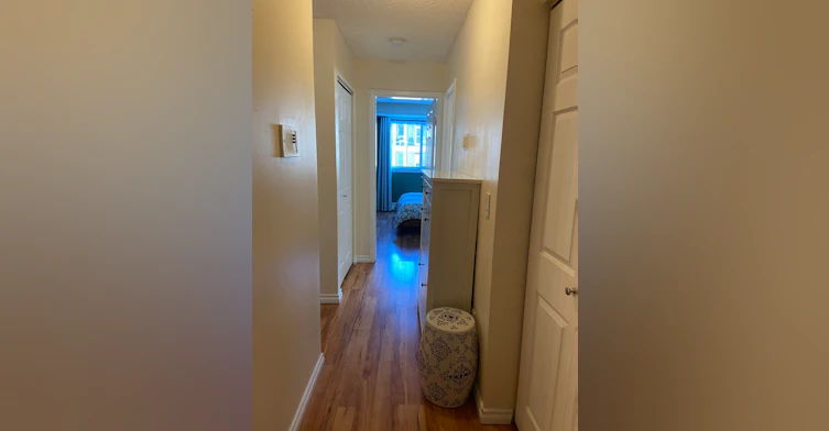 202-9904 90 Avenue Northwest, Edmonton, AB, T6E 2T3 - 10