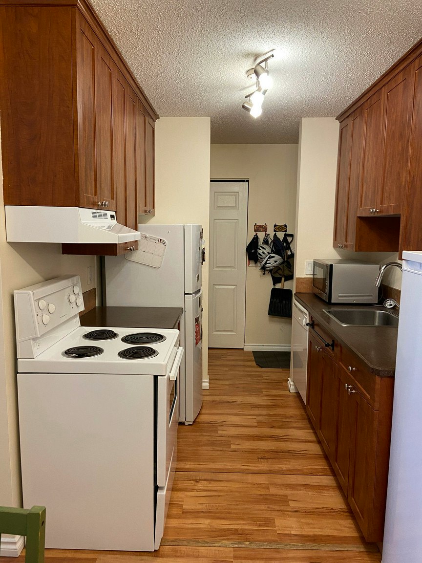 202-9904 90 Avenue Northwest, Edmonton, AB, T6E 2T3 - 13