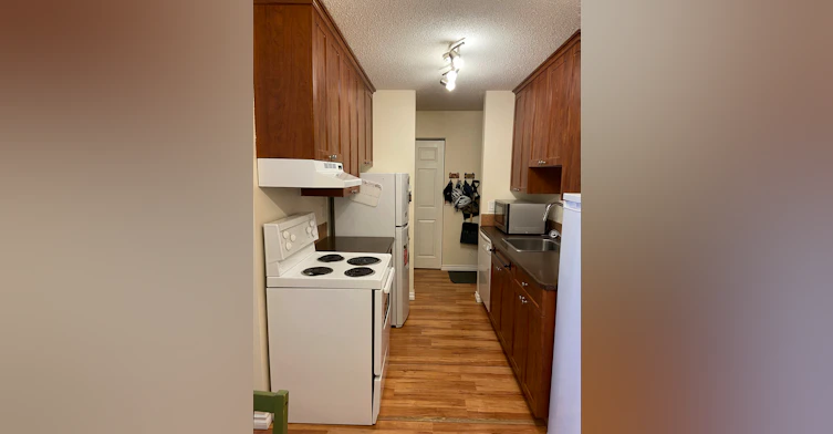 202-9904 90 Avenue Northwest, Edmonton, AB, T6E 2T3 - 13