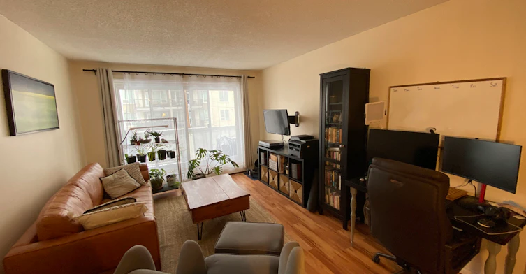 202-9904 90 Avenue Northwest, Edmonton, AB, T6E 2T3 - 11