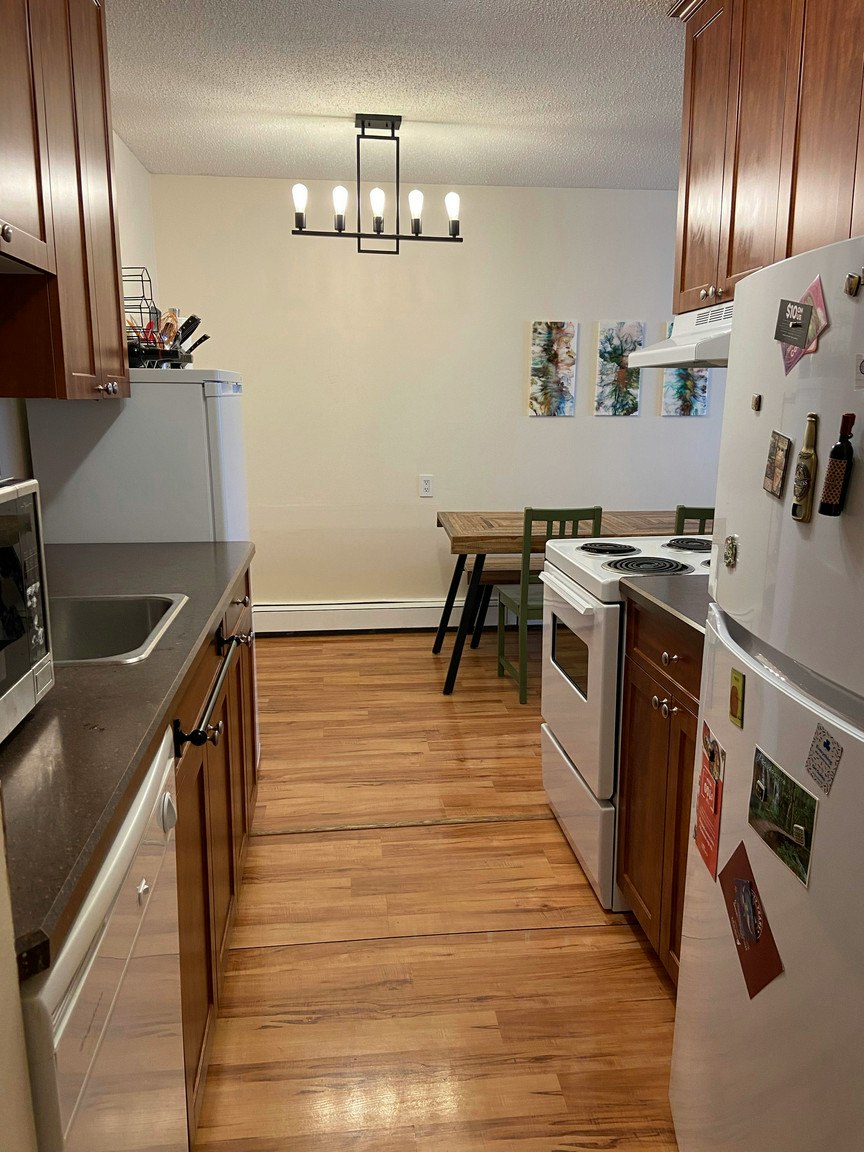 202-9904 90 Avenue Northwest, Edmonton, AB, T6E 2T3 - 14