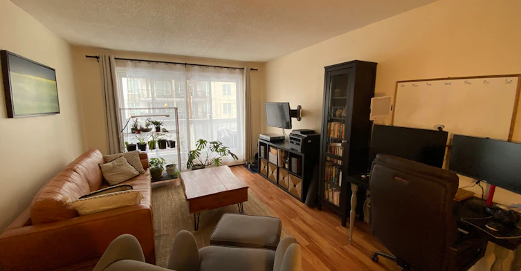 202-9904 90 Avenue Northwest, Edmonton, AB, T6E 2T3 - 2