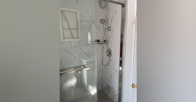 2-1 Southmead Road, Toronto, ON, M4A 2L9 - 9