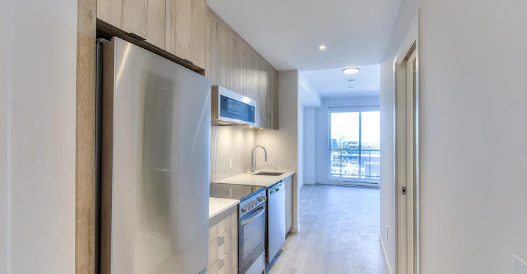 150 Du Séminaire Rue, Montréal, QC, H3C 0S8
