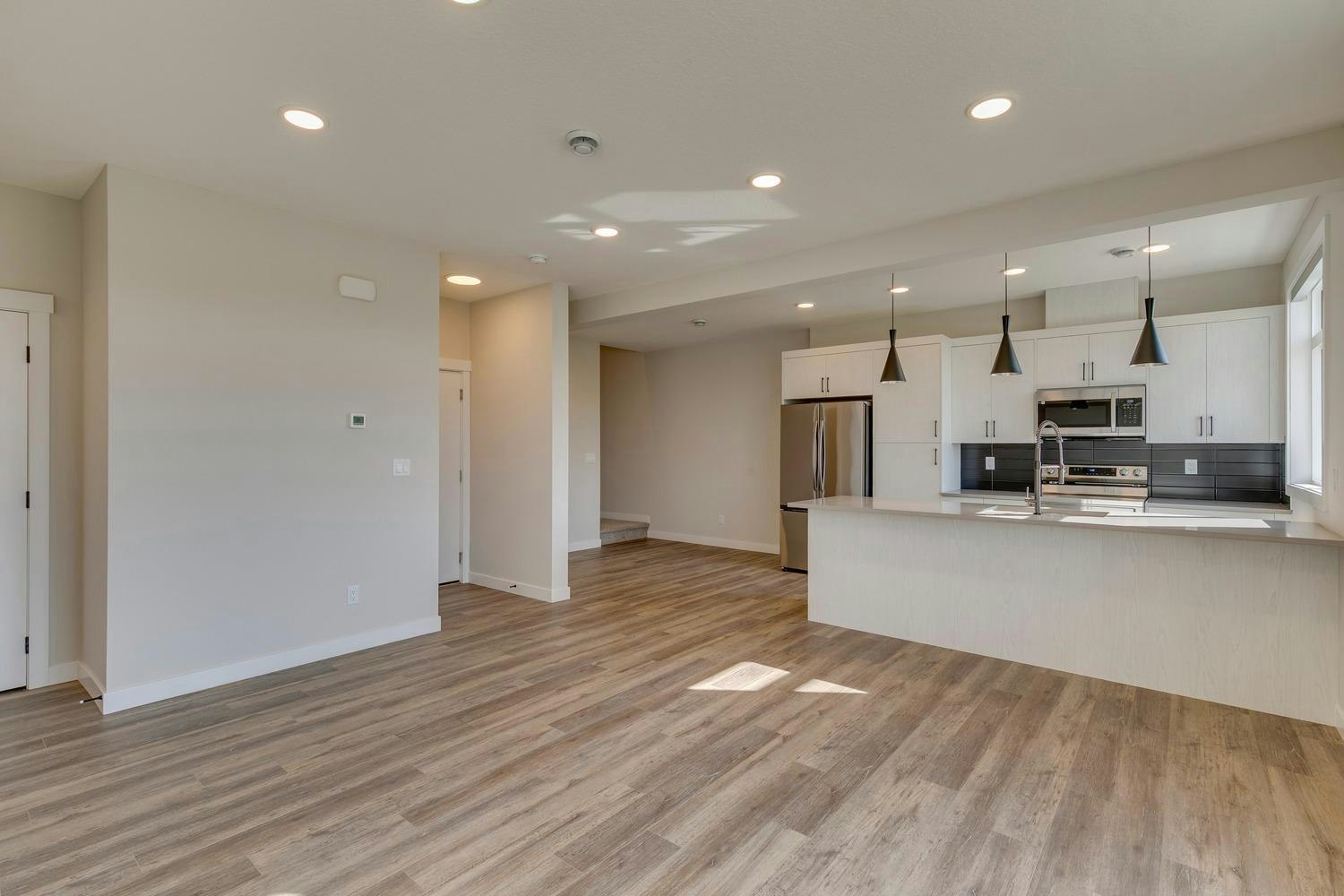 142A-180 Lucas Parade Northwest, Calgary, AB, T3P 1H9 - 3