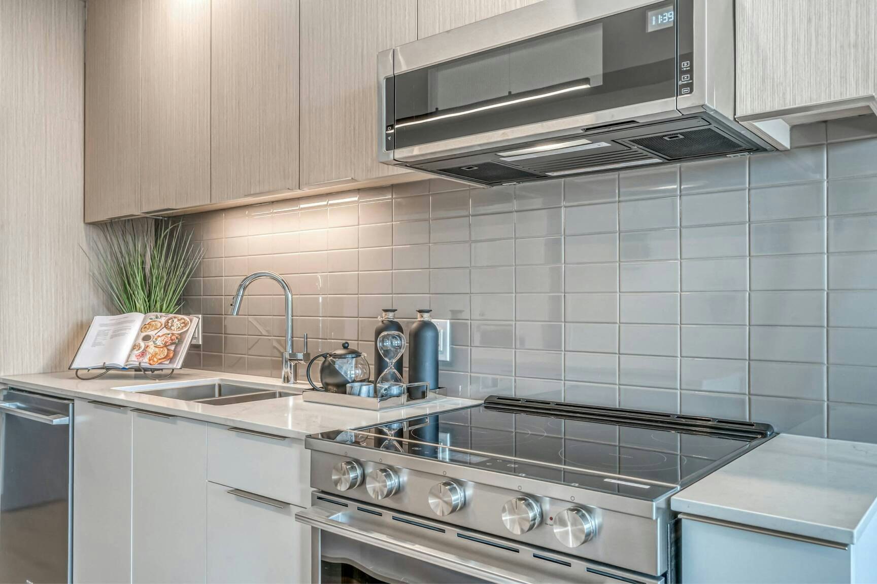 4224-8122 106 Street NW, Edmonton, AB, T6E 3S3 - 65