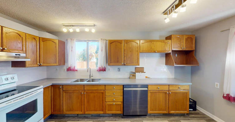 23 Woodbrook Way Southwest, Calgary, AB, T2W 4J7 - 2