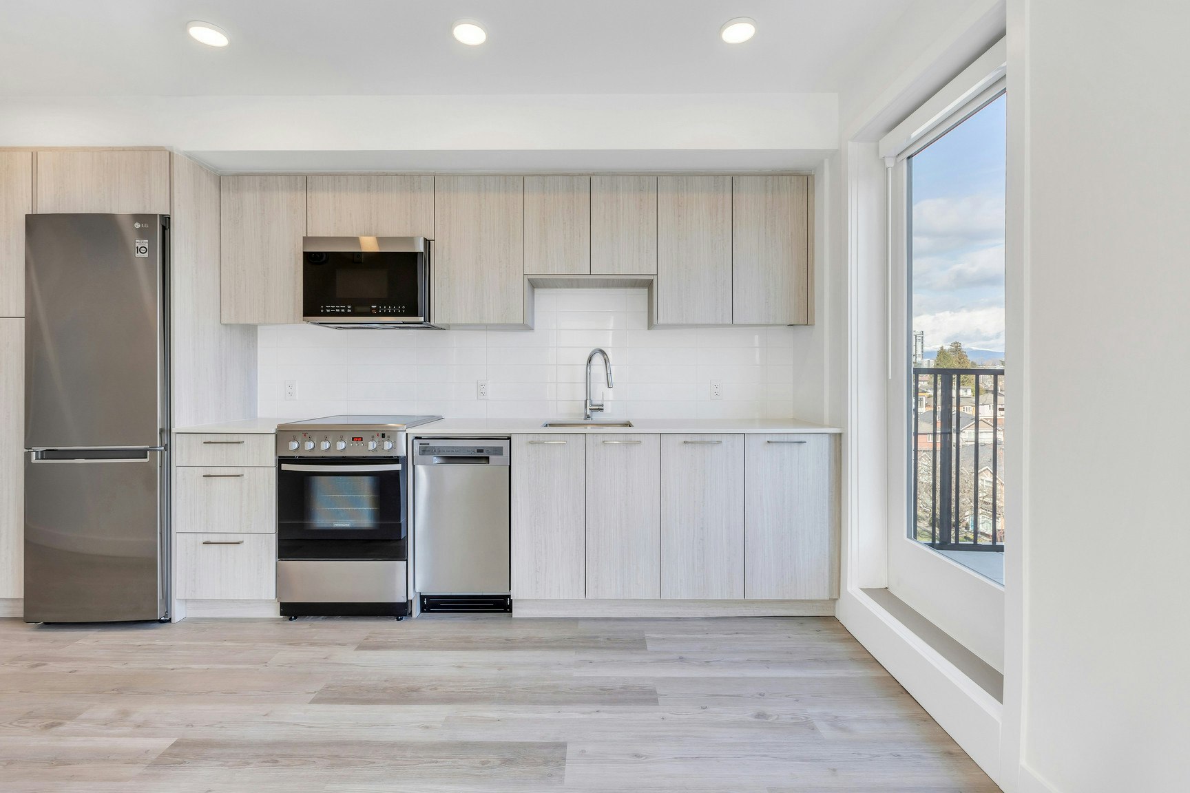 522-8605 Laurel Street, Vancouver, BC, V6P 0K4 - 2