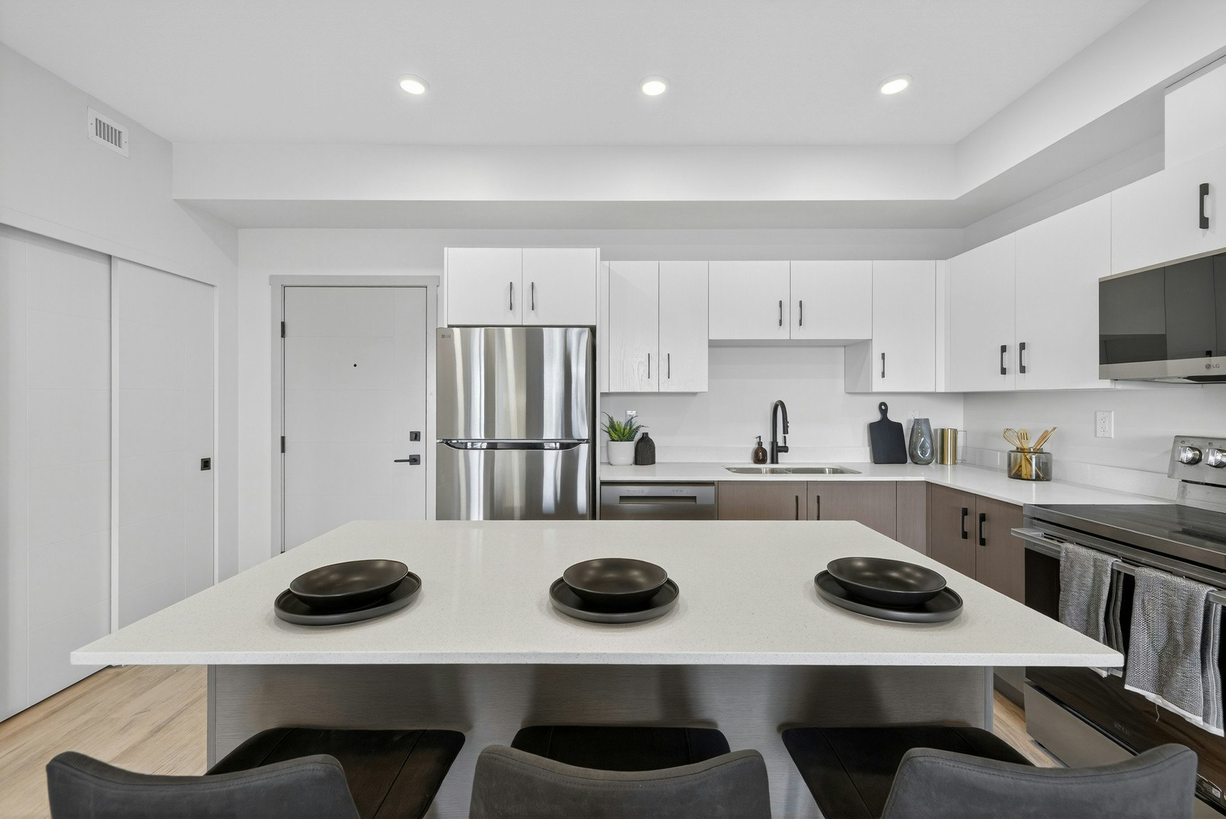 355 Clareview Station Drive Northwest, Edmonton, AB, T5Y 4L3 - 13