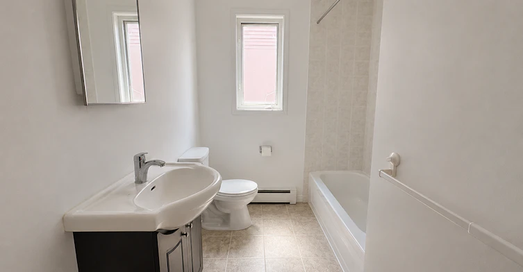 2-211 Archambault Rue, Gatineau, QC, J8Y 5E5 - 5