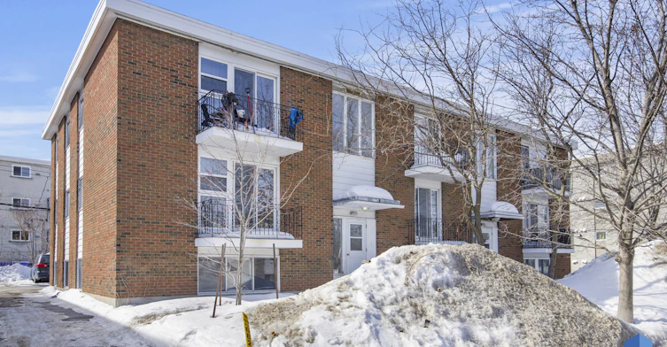 2-47 Daniel Johnson Rue, Gatineau, QC, J8Z 1S1