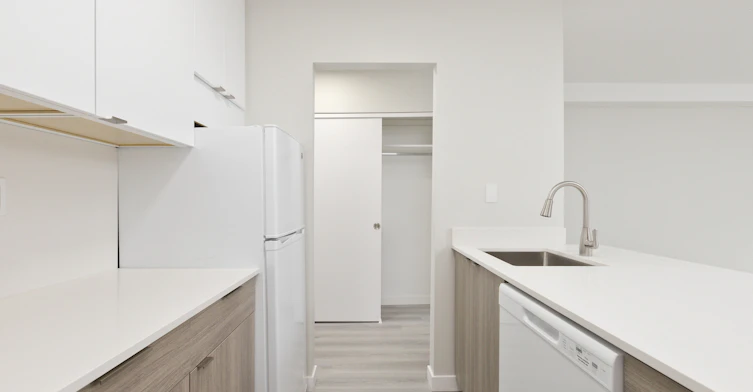 303-1777 Frances Street, Vancouver, BC, V5L 4Y6 - 7