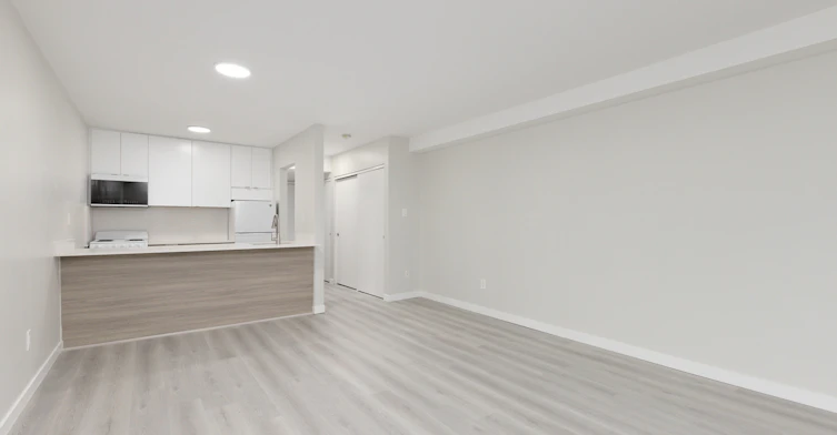 303-1777 Frances Street, Vancouver, BC, V5L 4Y6 - 3