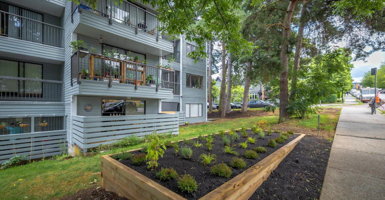 101-1777 Frances Street, Vancouver, BC, V5L 4Y6 - 10