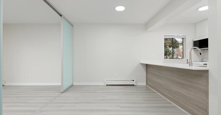 318-1777 Frances Street, Vancouver, BC, V5L 4Y6 - 3
