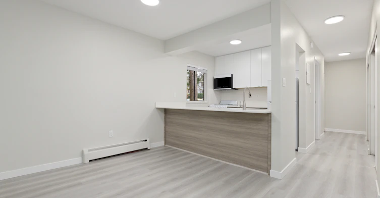 318-1777 Frances Street, Vancouver, BC, V5L 4Y6 - 2