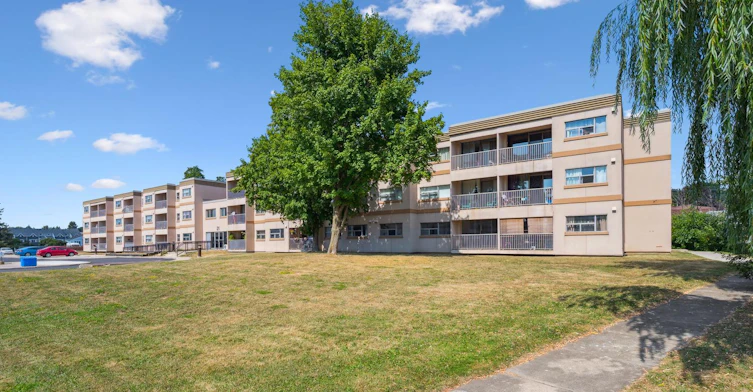 112-21 Pioneer Drive, Kitchener, ON, N2P 1P1
