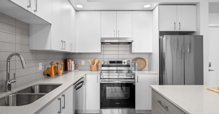 1055 Frost Road, Kelowna, BC, V1W 0E4 - 10