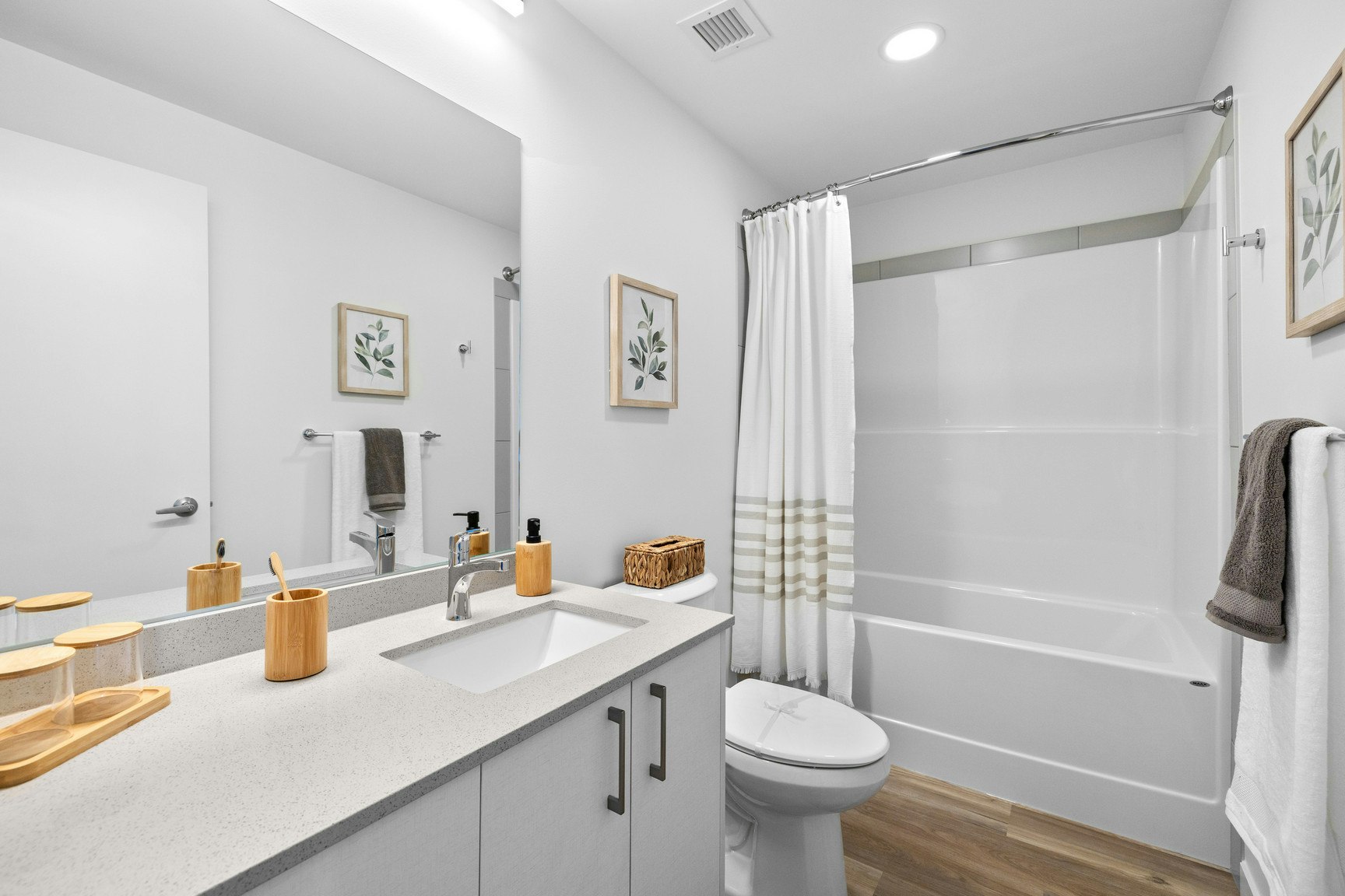 1055 Frost Road, Kelowna, BC, V1W 0E4 - 7
