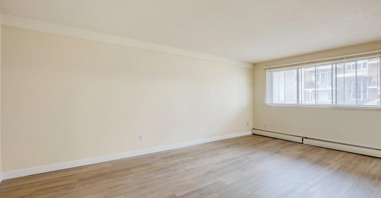 16507 83 Avenue Northwest, Edmonton, AB, T5R 3V8 - 12