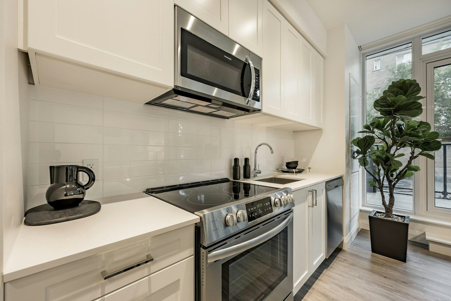 709-299 The Kingsway, Toronto, ON, M9A 3A9 - 14