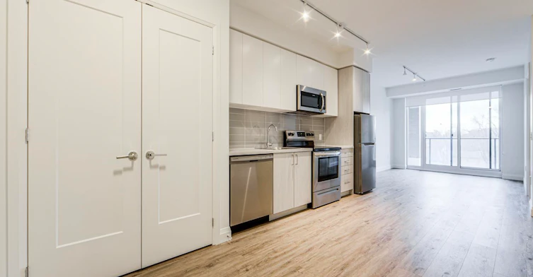 302-9 Saint Stevens Court, Toronto, ON, M9A 0E9 - 7